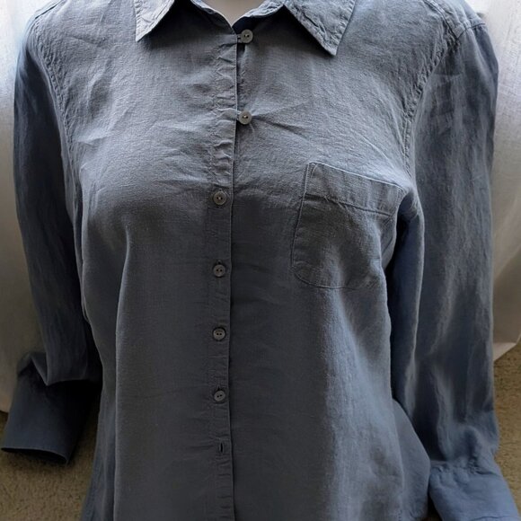Effortless Chic: Escales Paris Limited Edition Blue Linen Shirt - Picture 9 of 12